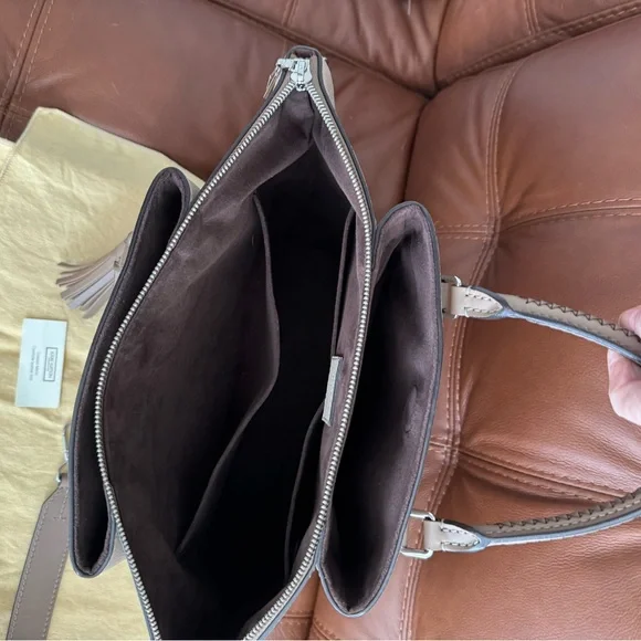 Louis Vuitton Galet Mahina Leather Haumea Bag - Picture 8 of 13